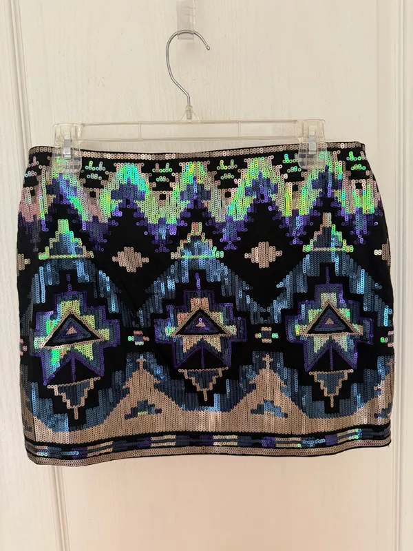 Vtg New Express Woman’s Aztec Sequin Mini Skirt, Sz S - Image 4