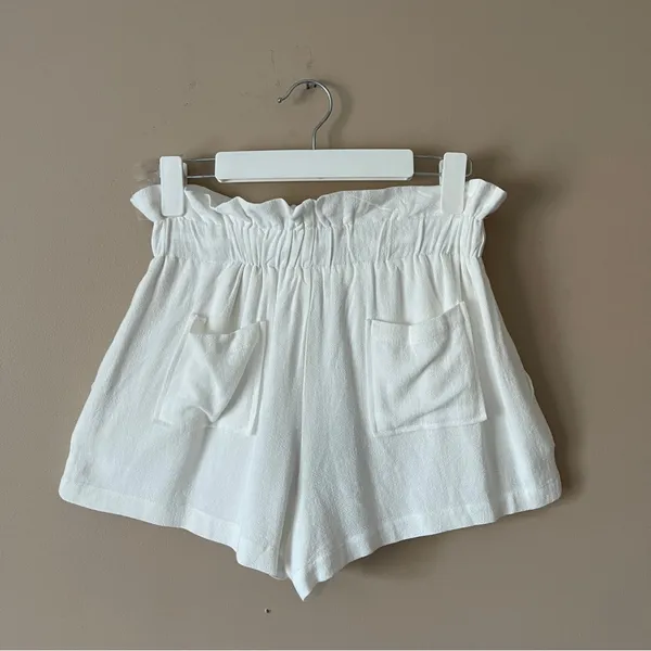 LE LIS | White Paper Bag Drawstring Shorts Sz M - Image 4
