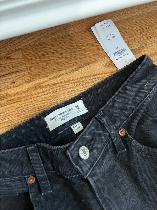 Abercrombie Jeans - Image 2