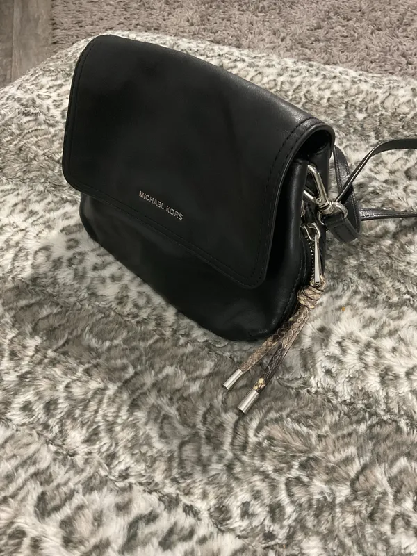 Small black Michael Kors purse - Image 2