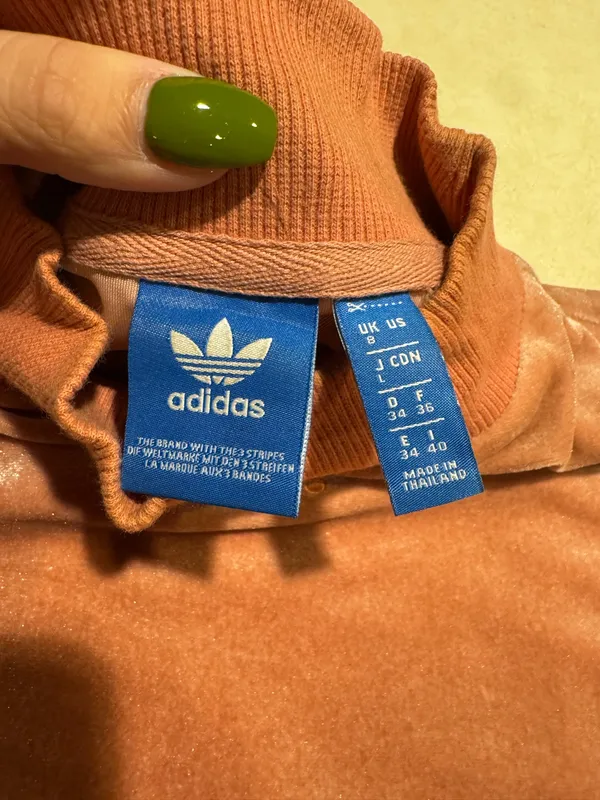 Adidas Women’s vintage sweatshirt - Image 4