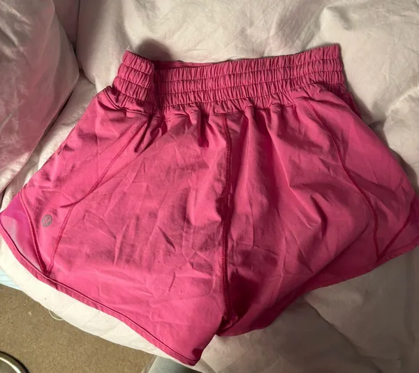 Lululemon HR Hotty Hot Shorts 2.5" - Image 2