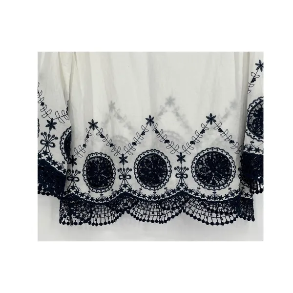 EN CRÈME Blouse‎ Women Medium White Navy Blue Embroidered Crochet Hem V-Neck - Image 9