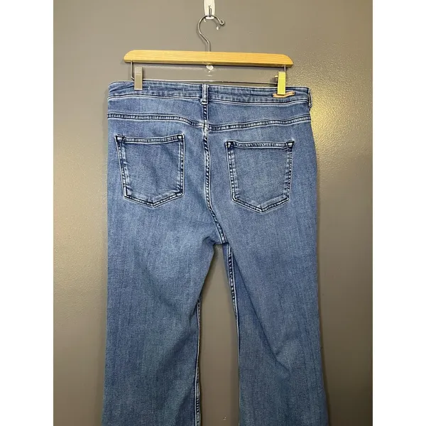 Pilcro Jeans Womens 32P Medium Wash Blue Flare Button Hem Stretch Denim - Image 7