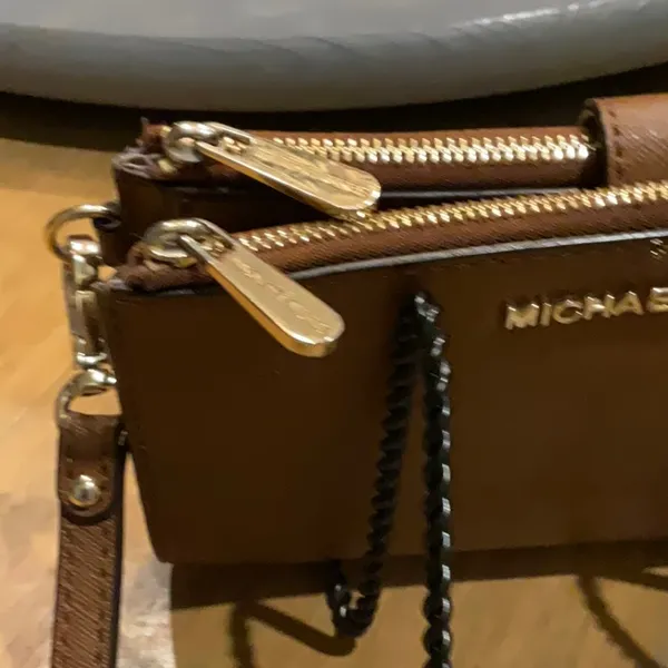 EUC Michael Kors Tan Leather Jetset Wristlet - Image 8