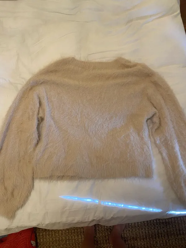 Eyelash Aerie sweater - Image 4