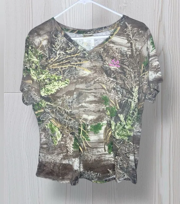 REALTREE Women’s Camo V Neck Tee - Image 2