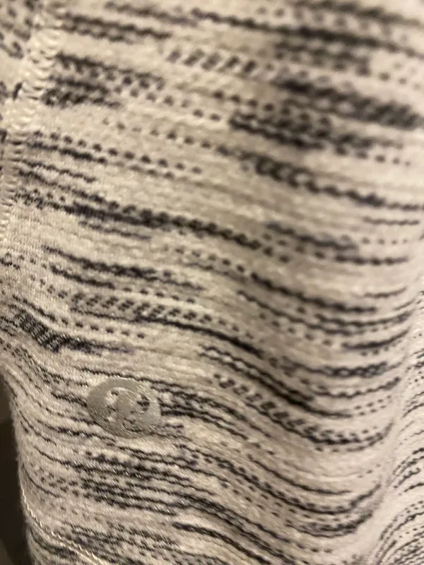 Lululemon Tank Built-In Sports Bra - Image 5