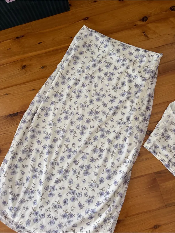 Le lis M/L Set Floral Cream crop top and Midi Skirt - Image 11