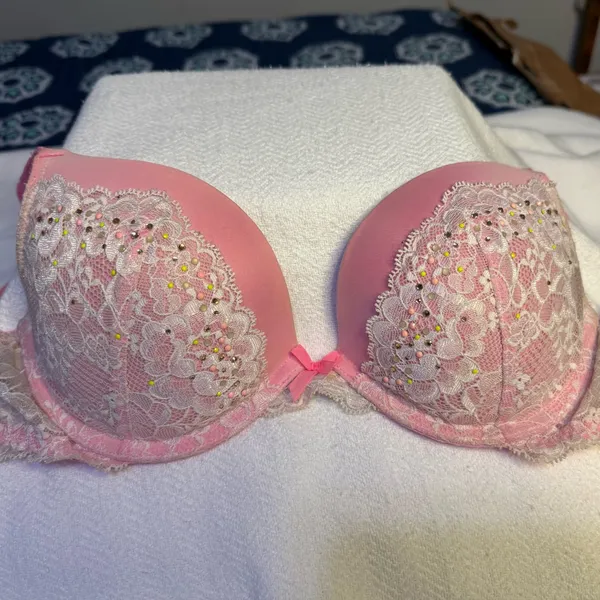 Victoria's Secret Pink and Cream Lace Bra 32-D. - Image 2