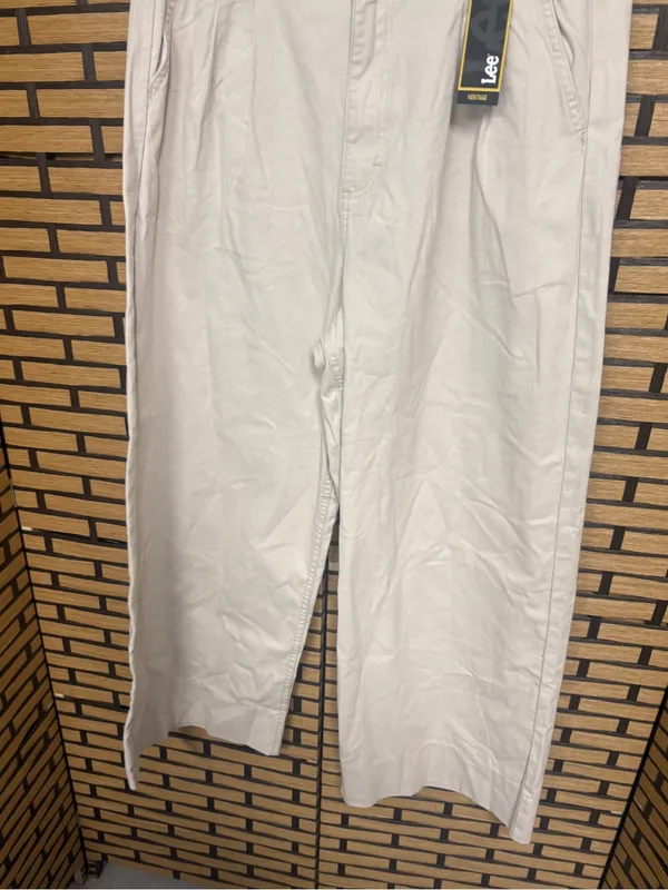 Lee heritage loose fit khaki trouser pants size 12 - Image 6
