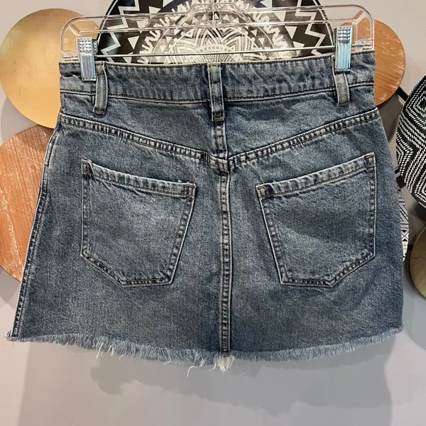 We The Free Free People‎ Denim Mini Skirt Front Zip Frayed Hem Size 27 OB841640 - Image 3