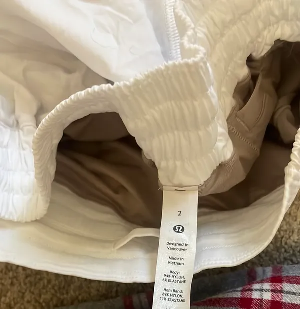 Lululemon Hotty Hot Shorts size 2 - Image 3