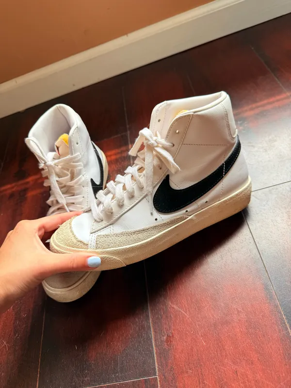 Nike Blazer Women’s Mid 77 Shoes - Image 5