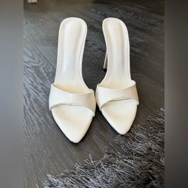 Elegant White Croc - Image 3