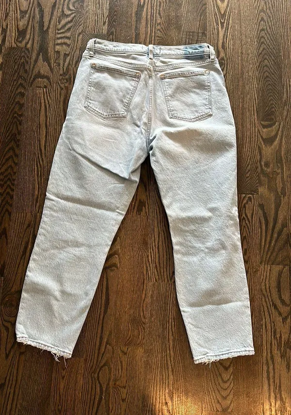 Abercrombie High Rise Mom Jeans - Image 3