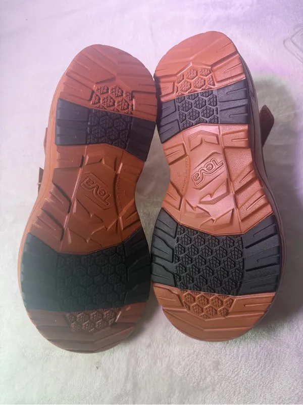Teva Men's Tan Strap Sandals - Image 11