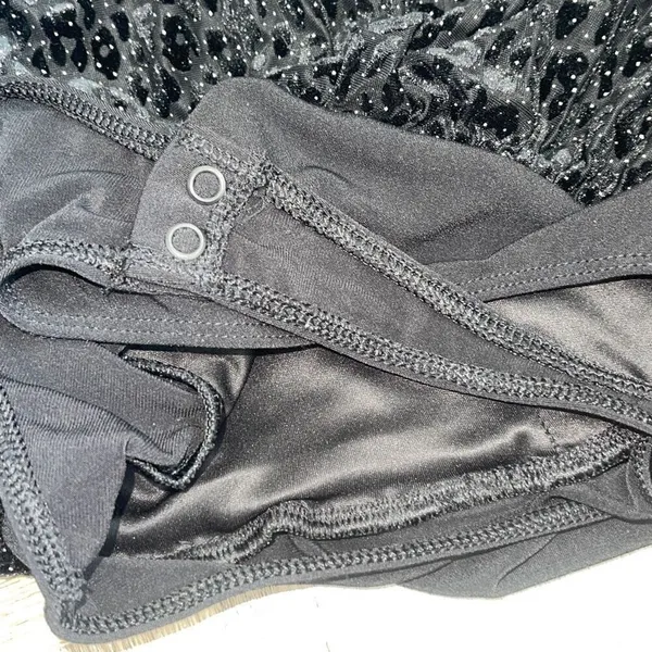 Express Womens Jacquard Velvet Leopard Sparkly Long‎ Sleeve Bodysuit Black XS - Image 8