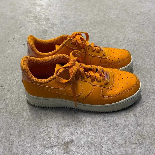 Orange Nike Air Force 1s Size 8 with Halo graphic Nike Symbol (7) - Image 4
