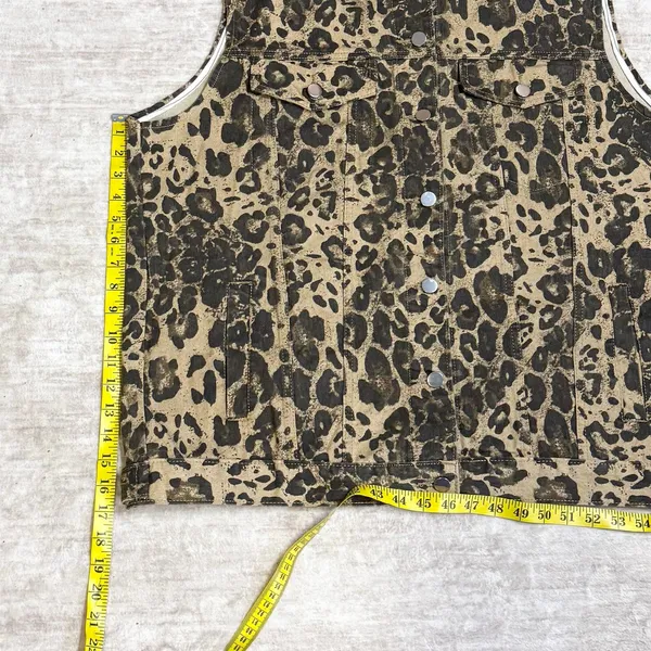 Oulivey Womens Medium Oversized Cheetah Print Denim Vest Animal Print Sleeveless - Image 3