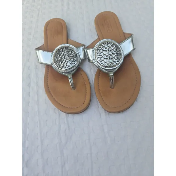 Coach Women’s Size 6B Silver Metallic Thong Sandals Logo Medallion Flip Flops - Image 6