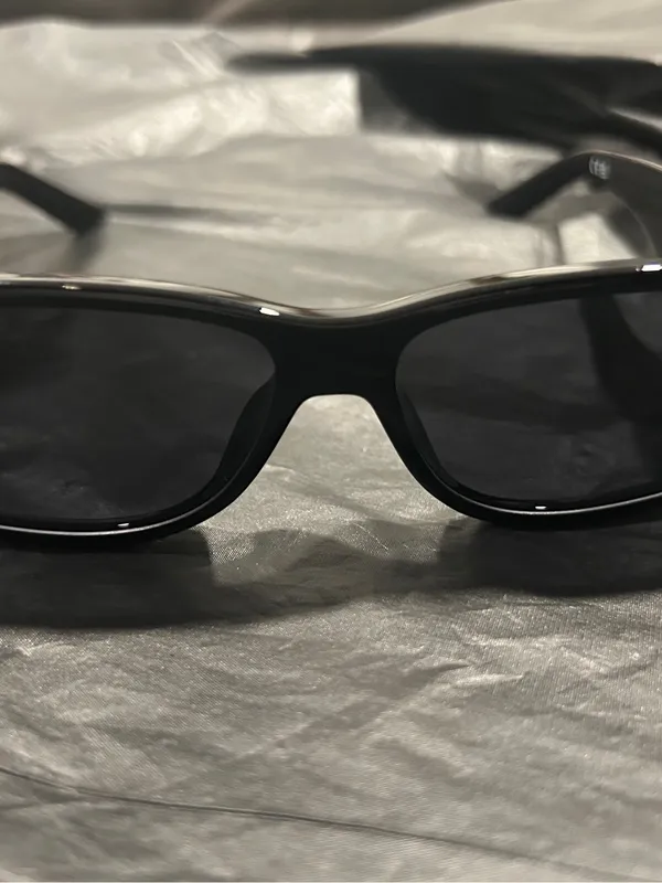 Quay Australia Black Slim Rectangle Sunglasses - Image 7