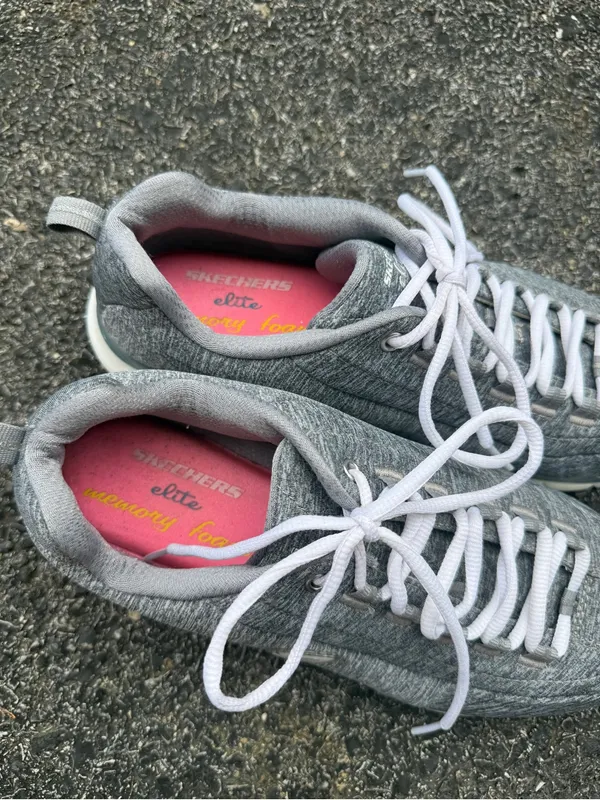 Skechers Synergy 3.0 Gray Memory Foam Sneakers Women’s Size 10 - Image 4
