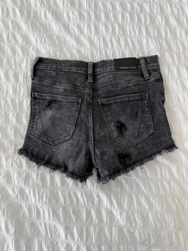 Kendall + Kylie Jean Shorts  - Image 4