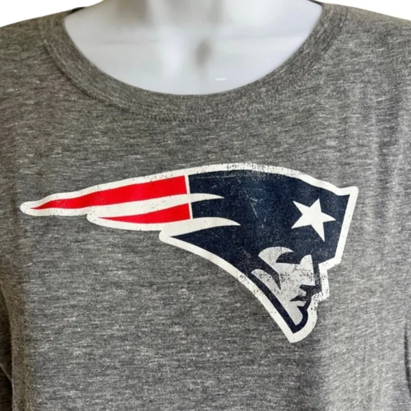 New England Patriots Distressed Gray Women’s T Shirt sz L Touch by Alyssa Milano - Image 5