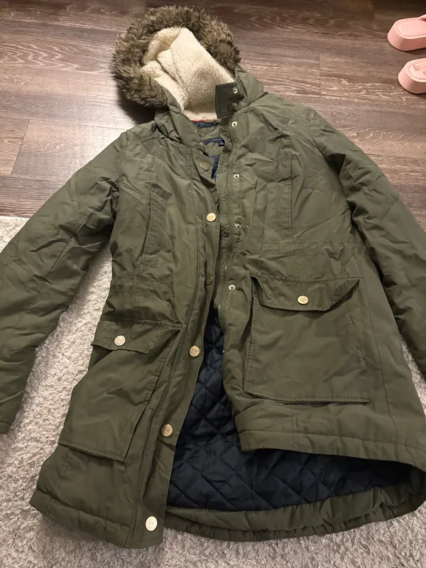 Tommy Hilfiger Women's Sherpa Lined Hood Parka Jacket in army green. Size Small - Image 2