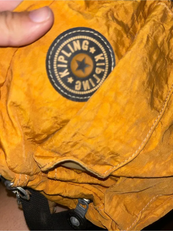 vintage 90s Kipling Private Transport 3-in-1 convertible bag in an ochre yellow - Image 3