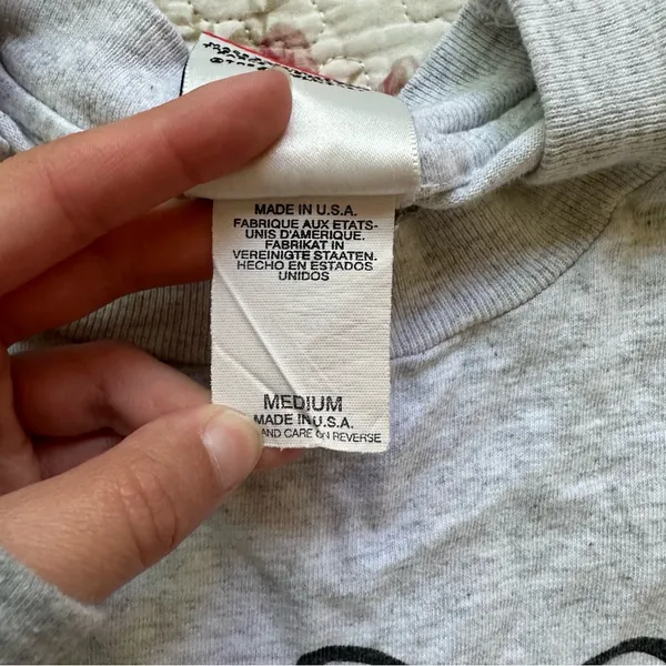 Vintage Winnie the Pooh Disney Graphic Tee - Image 4