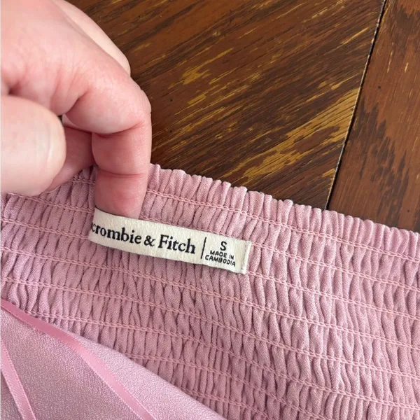 Abercrombie pink halter jumpsuit size small - Image 3