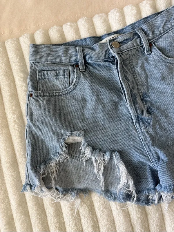 PacSun Light Blue Frayed vintage High-Rise Denim Shorts - Image 2