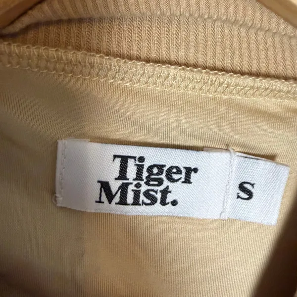 Tiger Mist Tan Beige Long Sleeve Mock Neck Asymmetric Cut Out Rib Cropped Top S - Image 5