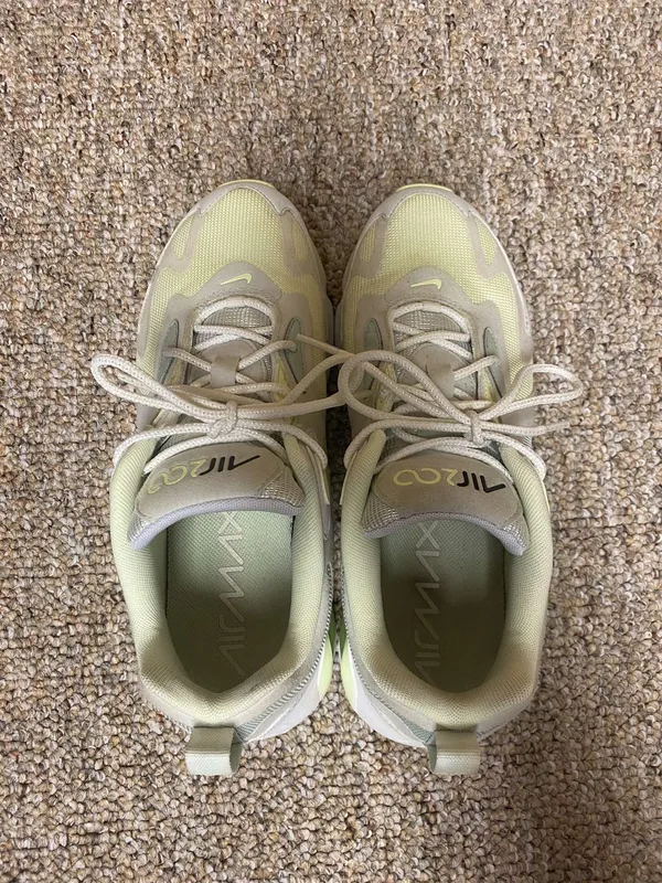 Nike Air Max Shoes - Image 4