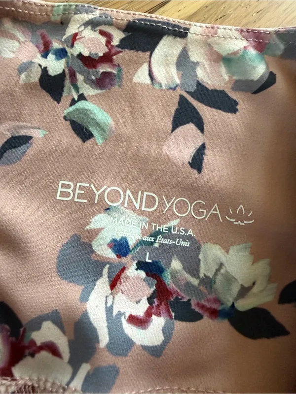 Women’s Beyond Yoga Floral Pink Leggings - Image 4