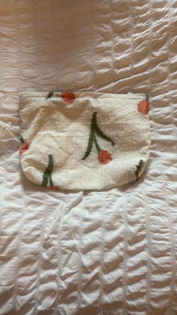 Amazon Makeup/skincare bag - Image 3