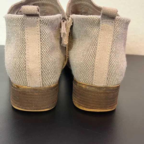 TOMS Suede Leather Ankle Boots Low Block Heel Western BOHO Booties Size 7.5 Deia - Image 4