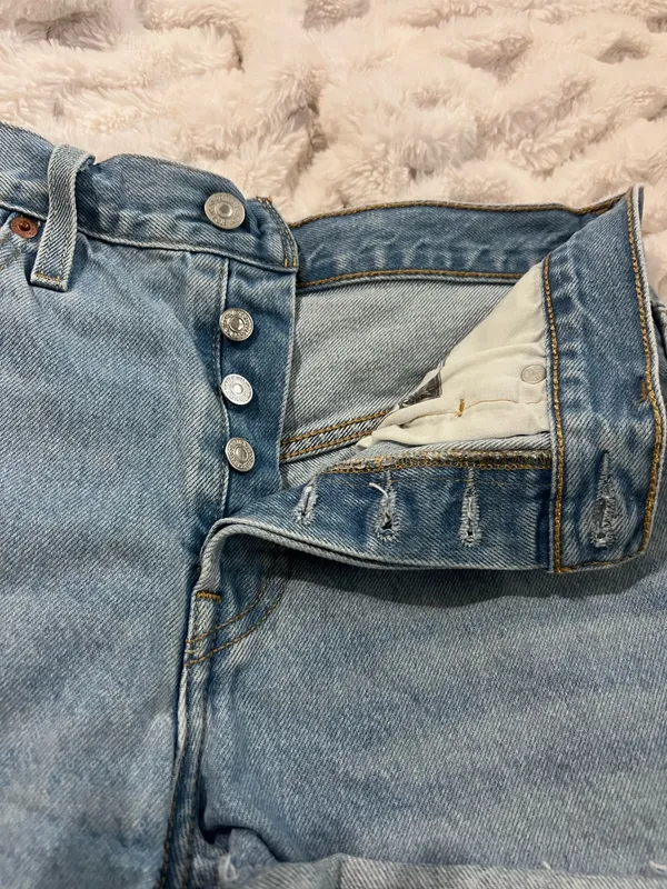 Levi’s 501 Shorts - Image 2