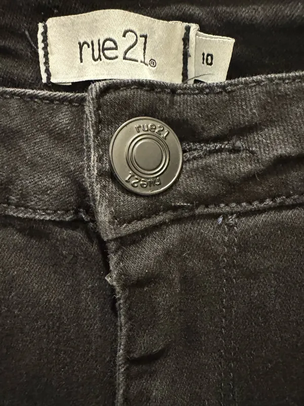 RUE21 Women's High-Rise Black Skinny Jeans - Image 3