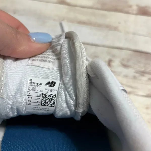 New Balance 574 Sneakers Women's Size 7 White Gray Shoes New - Image 5