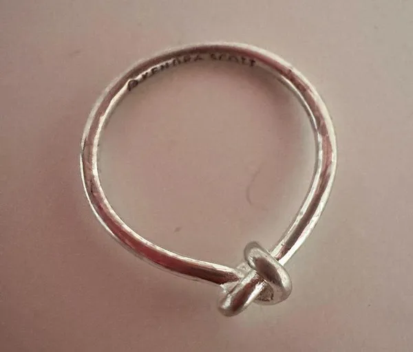 Kendra Scott Presleigh Silver Love Knot Ring Size 7.5 - Image 2