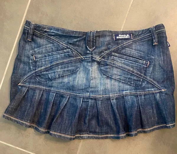 Rock & Republic NWOT high low denim mini skirt. Sz 29 - Image 3