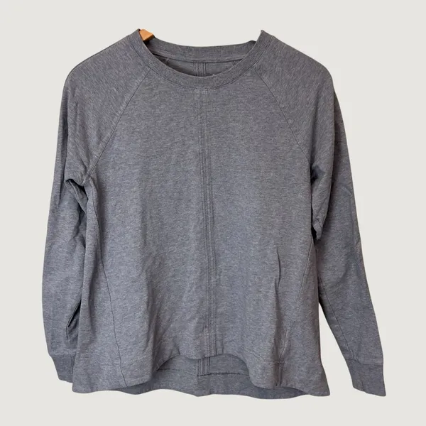 Athleta Purist Sweatshirt Heathered Grey Raglan Center Seam High Low Hem Small - Image 2