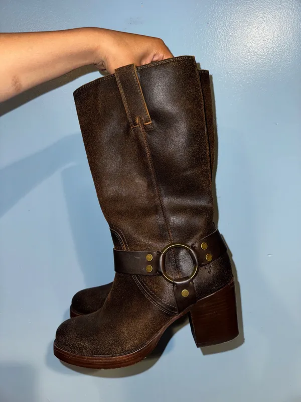 Frye Boots Harnless Leather Bootd - Image 4