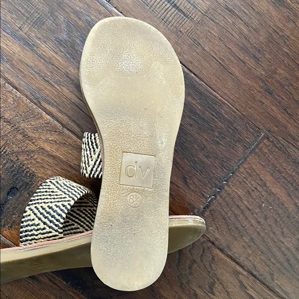 DV by Dolce Vita Daedra woven patterned straps and a leather band size 8.5 - Image 6