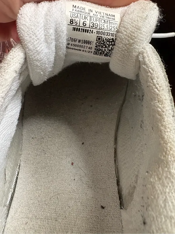 Reebok White Sneakers with Light Pink Accents - Image 6
