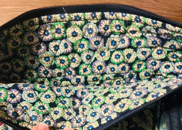 Vera Bradley muti compartment women's handbag - Image 6