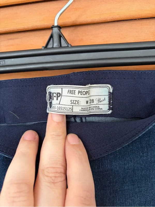 Free People pull on Flare Jeans in blue size 28s - Image 3